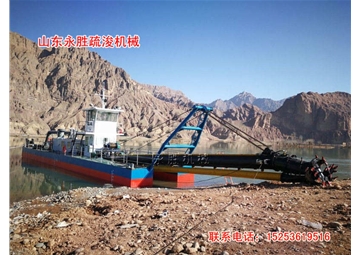 青海抽沙船帶船舶證書